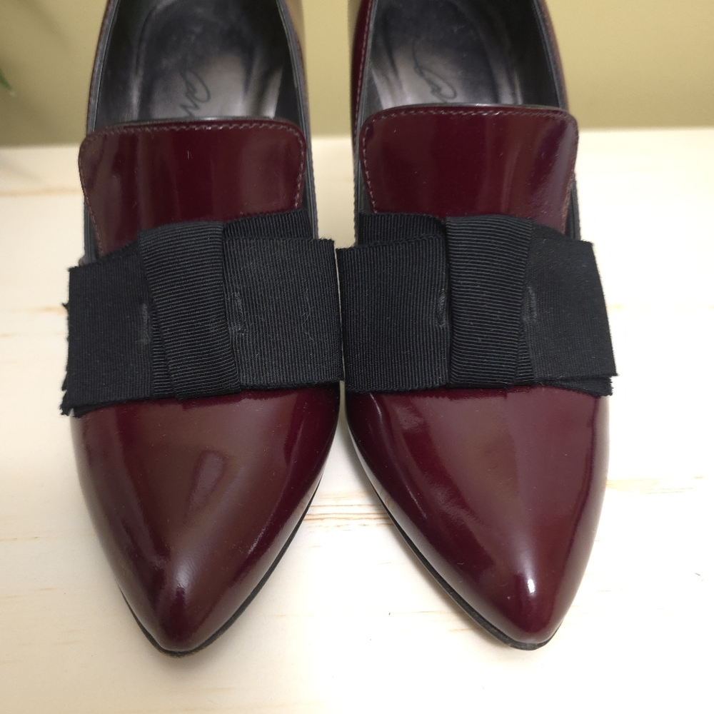 Lanvin | Oxblood Patent Leather Pumps With Black Bow Accents Sz 37 - Picture 5 of 11